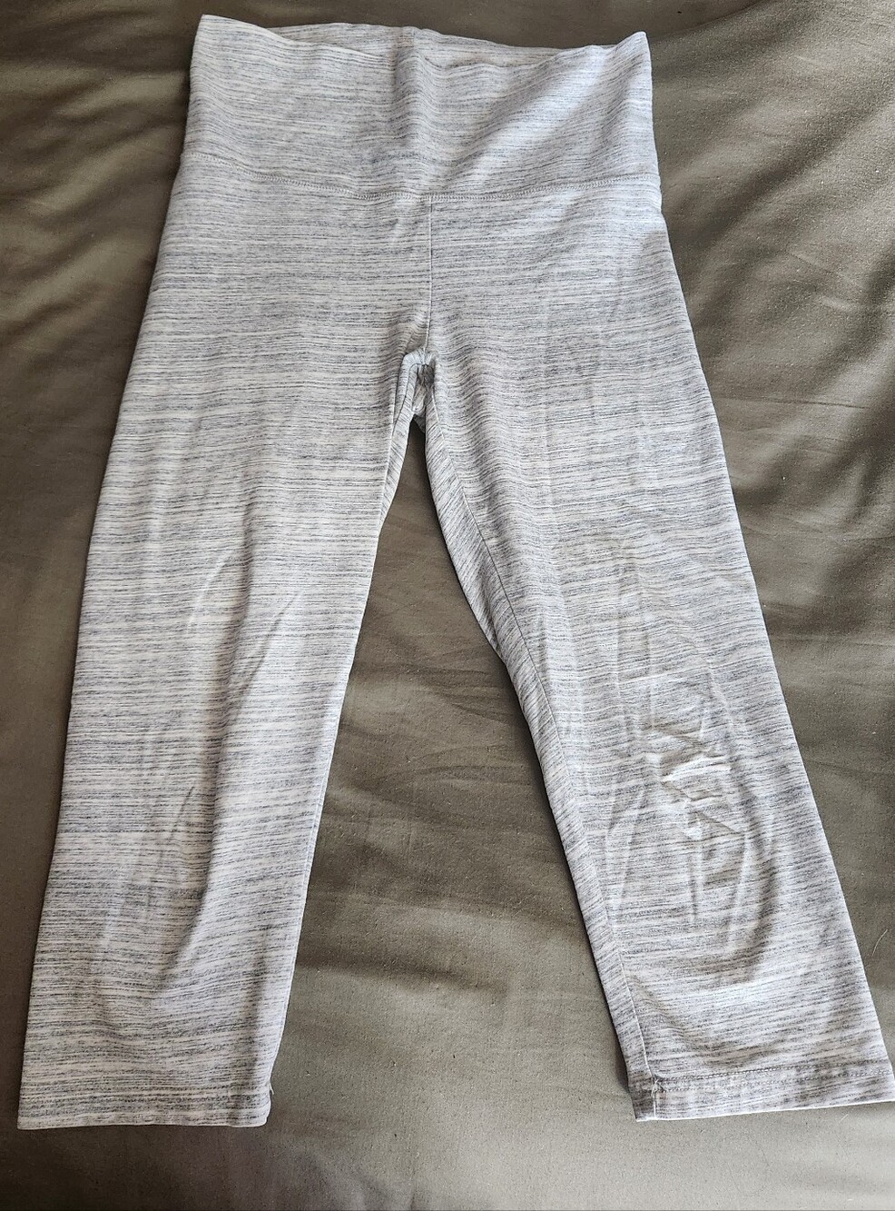 Aerie Light Gray High-Waist Crop Leggings